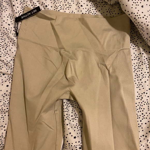 SET ACTIVE- brand new - Picture 3 of 3